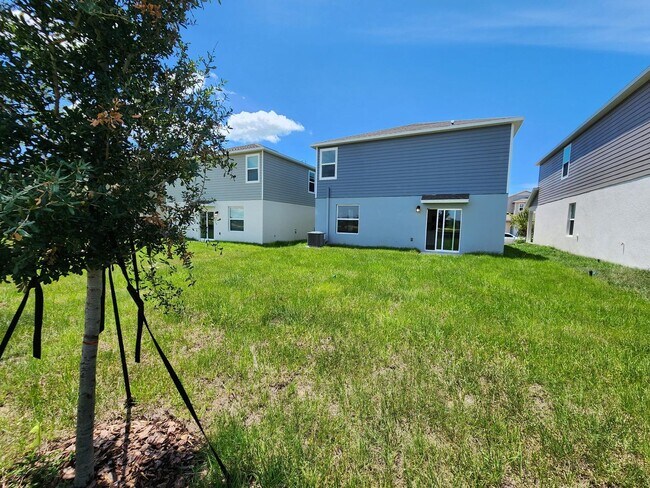 Building Photo - GORGEOUS 4-Bedroom Home in Lake Wales