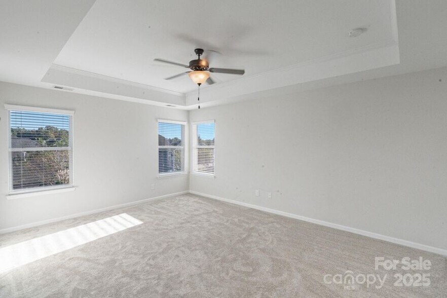 Building Photo - 2076 Waverly Ct