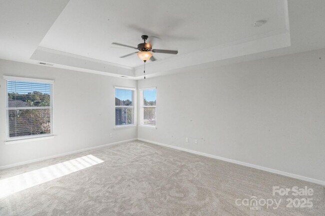 Building Photo - 2076 Waverly Ct