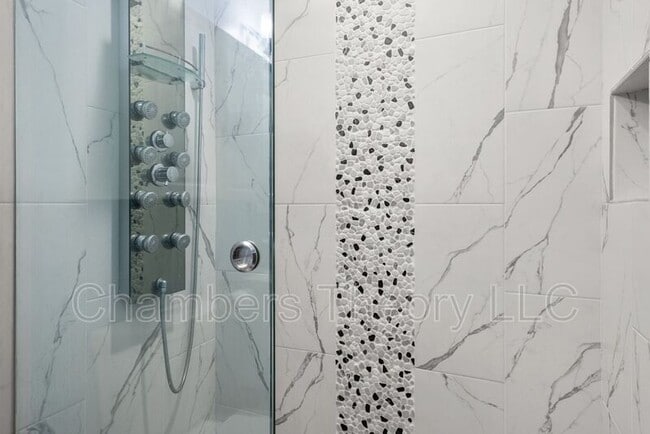 Building Photo - 1275 Oates St NE