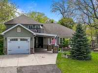 Building Photo - 1069 Sauganash Dr