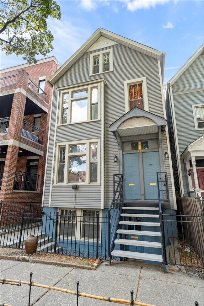 Building Photo - 2742 N Seminary Ave