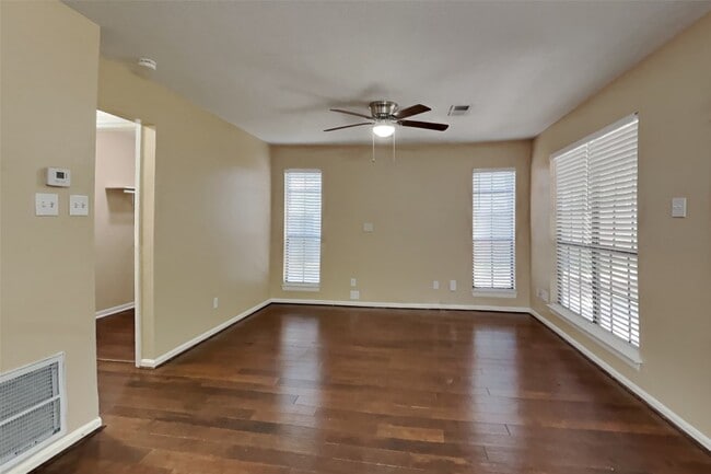 Building Photo - 151 E Pathfinders Cir