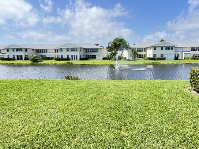 Building Photo - Great first floor Condo - Annual Lease