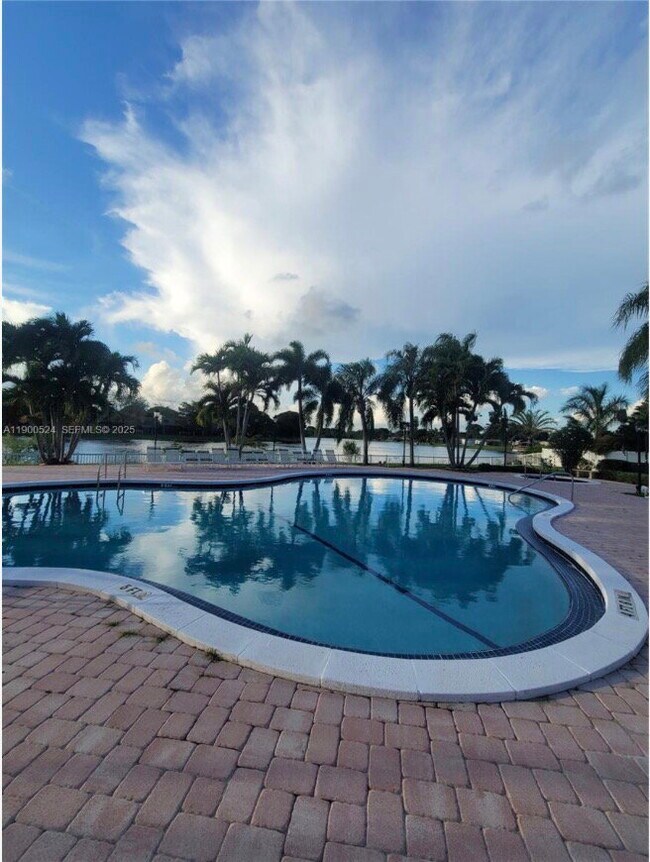 Building Photo - Northwest 13th Street, Pembroke Pines, FL 33026 - 3 BR 2.5 BA single-family home