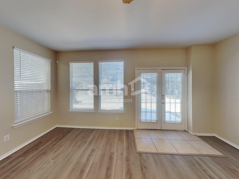 Building Photo - 26814 Sparrow Rdg