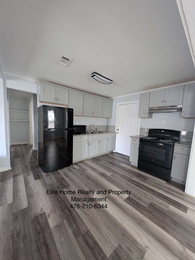 Building Photo - 1153 Auburn Dr