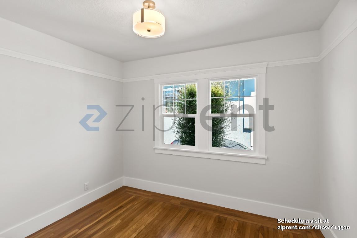 Building Photo - Unit