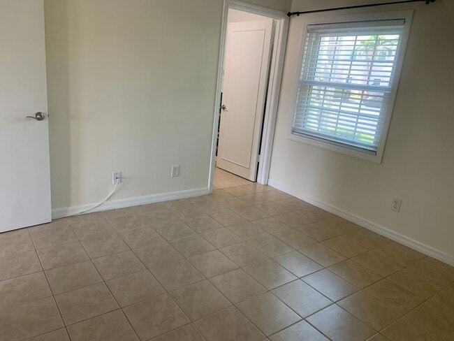 Building Photo - Coquina Key Condo