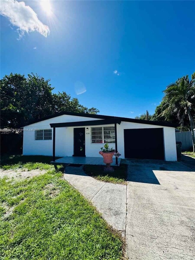 Building Photo - 5630 Simms St