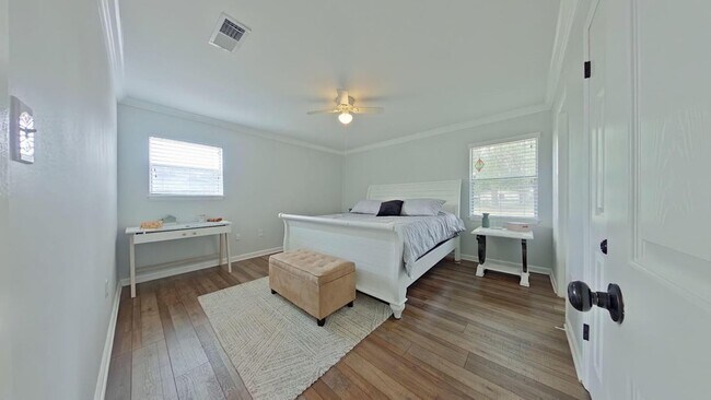 Building Photo - 3083 Skyline Dr