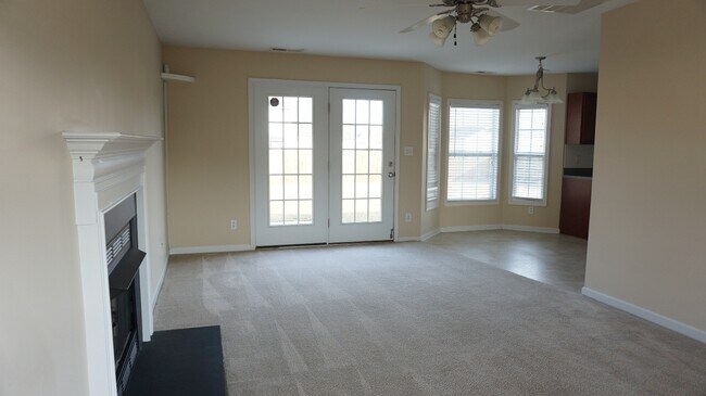 Building Photo - 197 Bennington Dr
