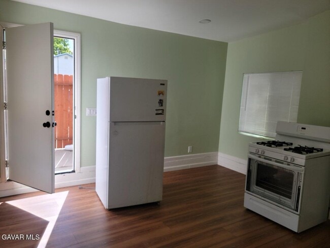 Building Photo - 44514 Lowtree Ave