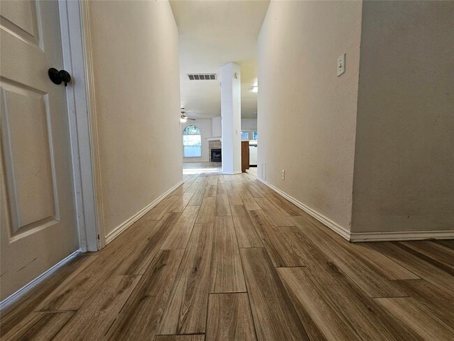 Building Photo - 8506 Hillrock Dr