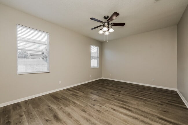 Building Photo - 8610 Sandy Plains Dr