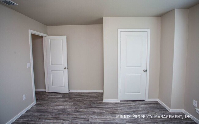 Building Photo - 2102 Langford Ave