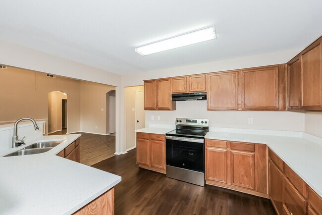 Building Photo - 509 Covent Garden Pl