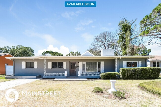 Building Photo - 2124 Almeria Way S