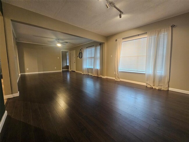 Building Photo - 10603 Georgian Dr