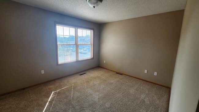 Building Photo - 3037 Venice Ln NW