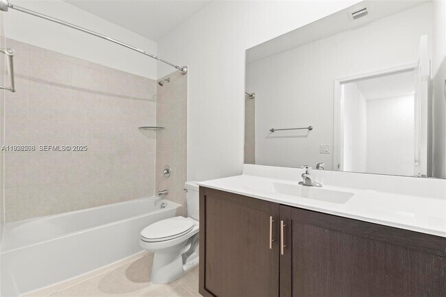 Building Photo - 2668 SE 19th St