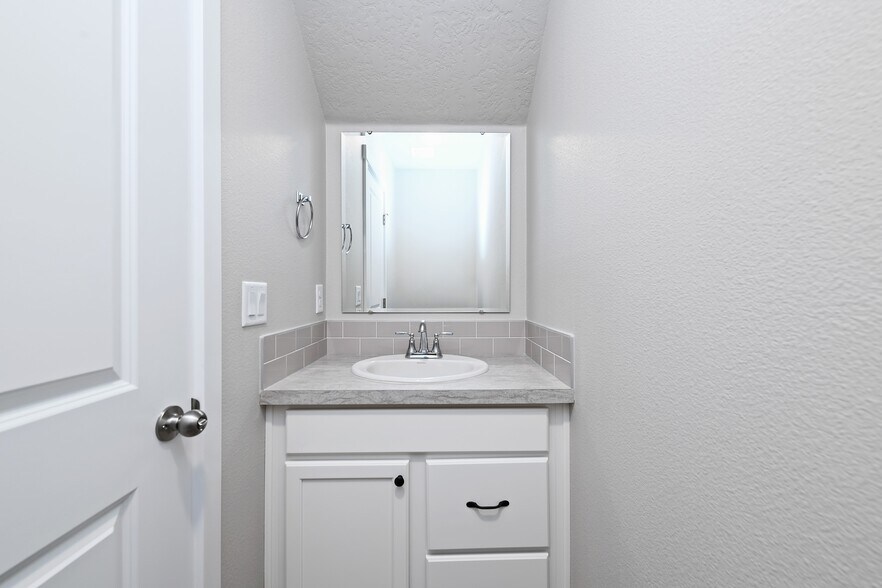 Building Photo - 10717 W Brownstone Ln