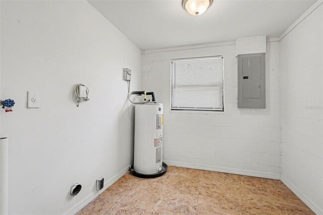 Building Photo - 4923 S 82nd St