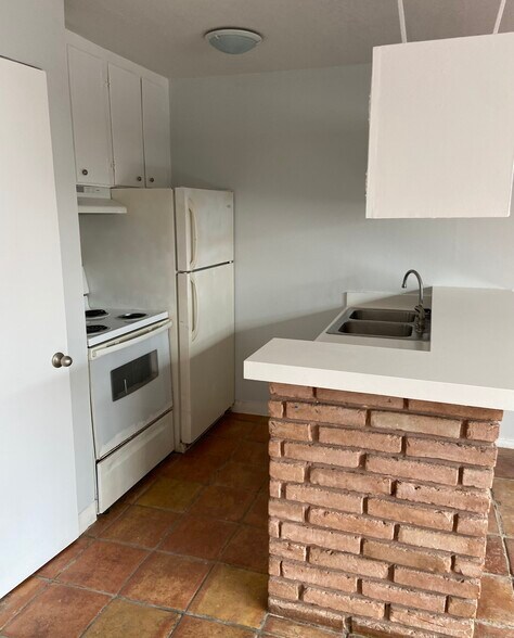 Kitchen - 1612 Colquitt St