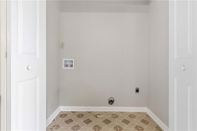 Building Photo - 1967 Abbey Province