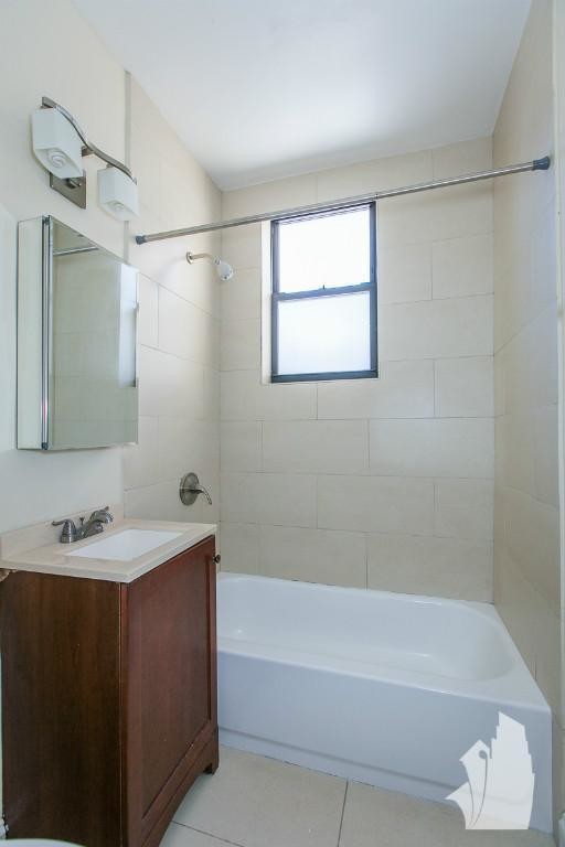 Building Photo - 1 bedroom in Chicago IL 60640