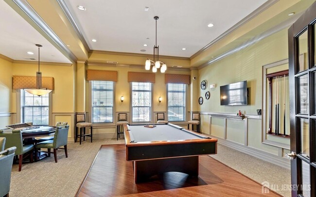 Building Photo - 944 Halifax Pl