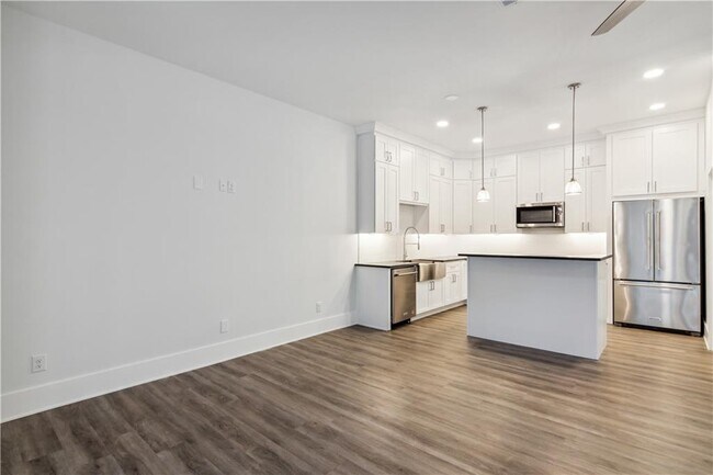 Building Photo - 15448 Hopewell Rd