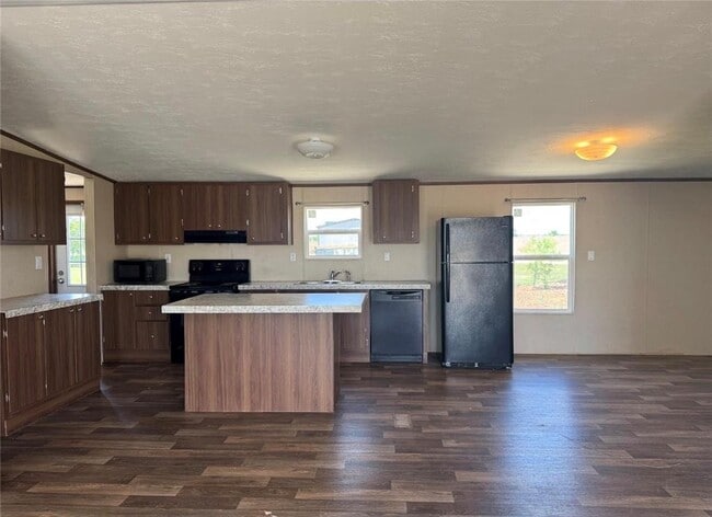 Building Photo - 104 Dockal Dr