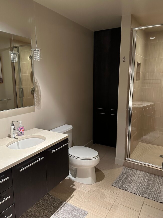 Building Photo - 949 NW Overton St