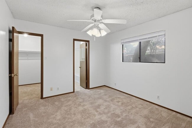 Building Photo - 12416 Deer Falls Dr