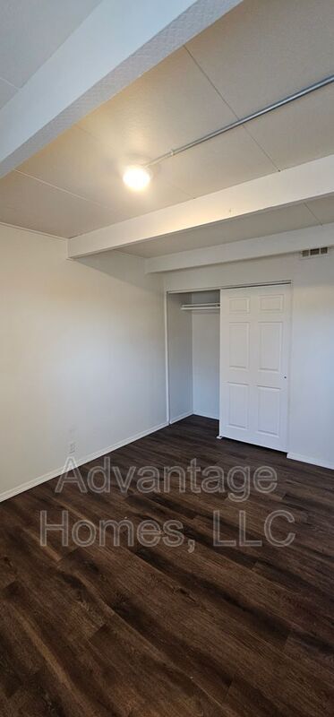 Building Photo - 908 N 70th St