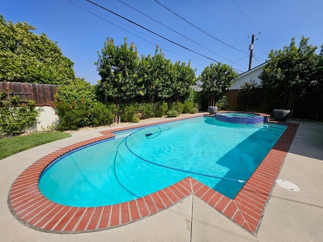Building Photo - COMING SOON- Charming Single Family Home with Pool in Burbank