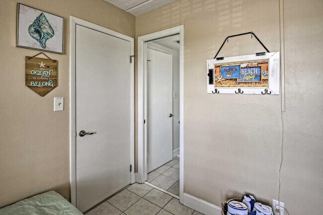 Building Photo - 2730 Ocean Shore Blvd