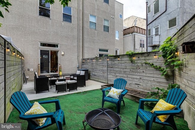 Building Photo - 877 N 5th St