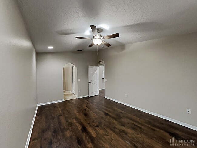 Building Photo - 531 Brown Bear Way