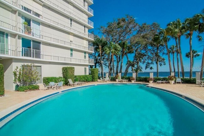 Building Photo - 2611 Bayshore Blvd