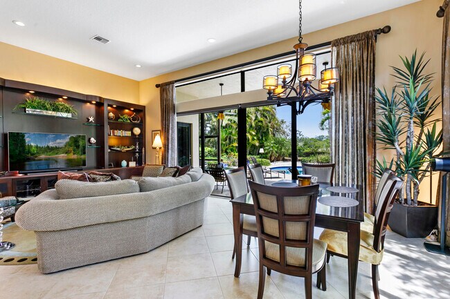 Building Photo - 6700 Fox Hollow Dr