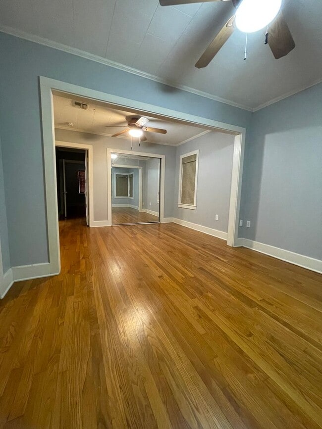 Building Photo - 2 bedroom 2 bath home