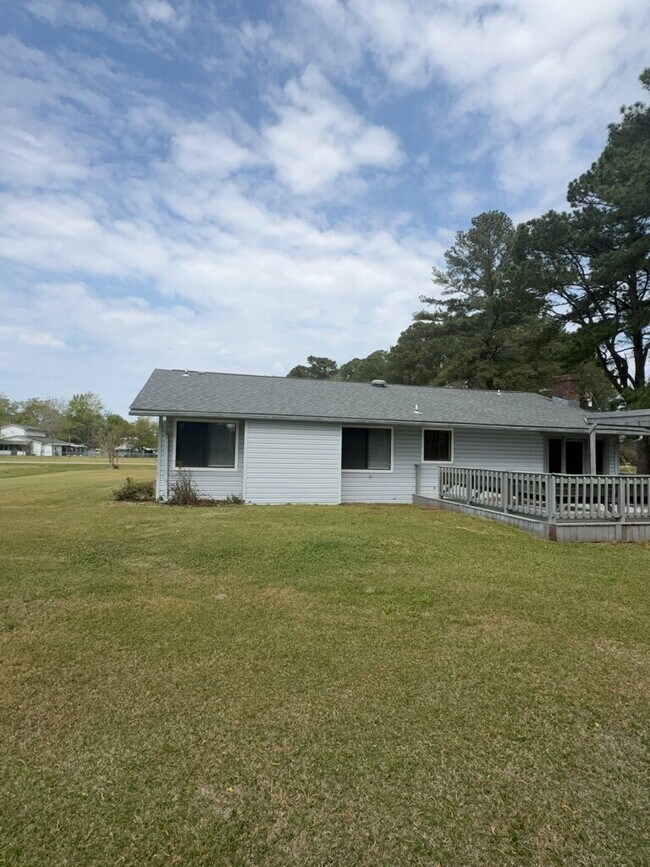 Building Photo - 110 Elwood Rd