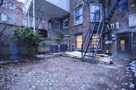 Building Photo - 1736 Beacon St