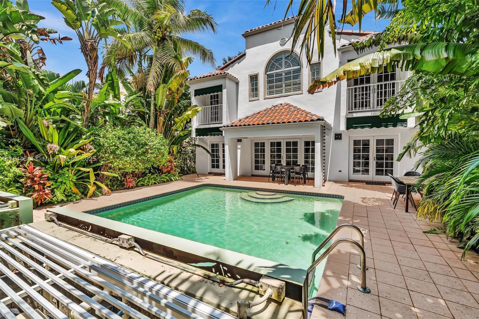 Building Photo - 2516 San Domingo St