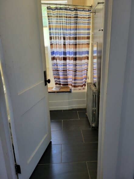 Building Photo - 58 W 6th St