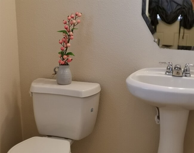 Building Photo - 2302 Waterford Park St