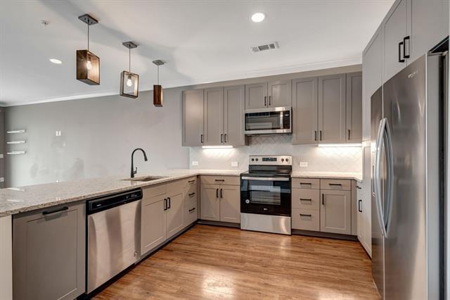 Building Photo - 3517 Windhaven Pkwy