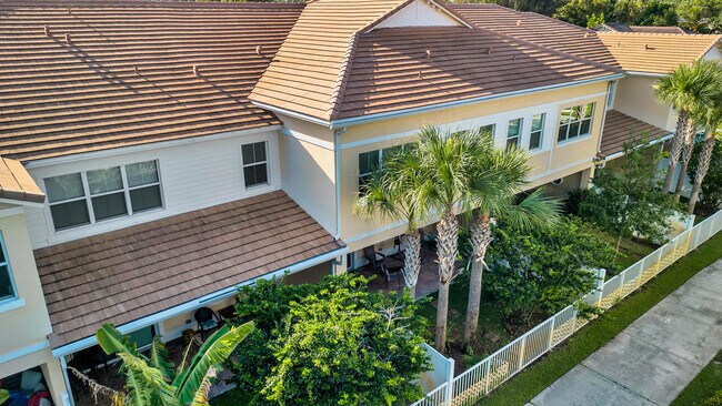 Building Photo - 94 Palm Ln